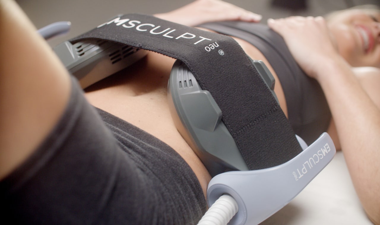 EMSCULPT Neo Gerät im Detail — Professionelle Behandlung bei Dr. Gmür